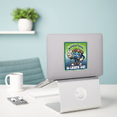 Elke Dag is Aardedag Sticker (Laptop op bureau)