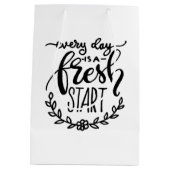 Elke dag is een nieuwe start medium cadeauzakje (Achterkant)