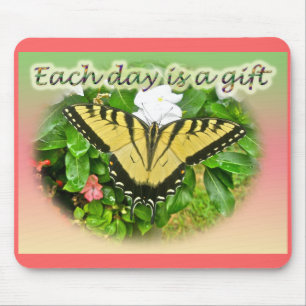 Elke dag is een tijger Swallowtail Butterfly een c Muismat