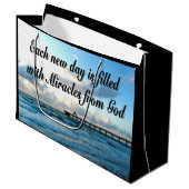 ELKE DAG IS EEN WONDER VAN GOD GROOT CADEAUZAKJE (Voorkant Gekanteld)