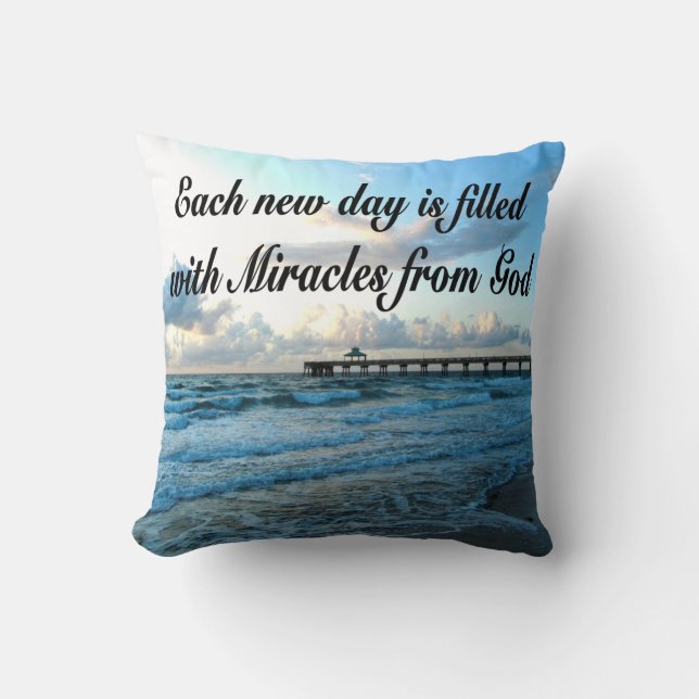 ELKE DAG IS EEN WONDER VAN GOD KUSSEN (Voorkant)