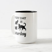 Elke dag is het Cat Cat Tweekleurige Koffiemok (Voorkant links)