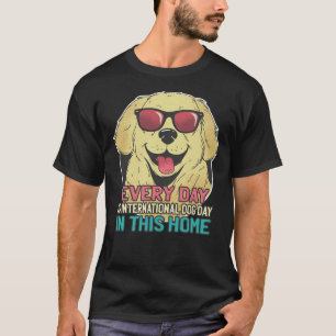 Elke dag is het een internationale dag waarop het  t-shirt