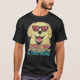 Elke dag is het een internationale dag waarop het t-shirt