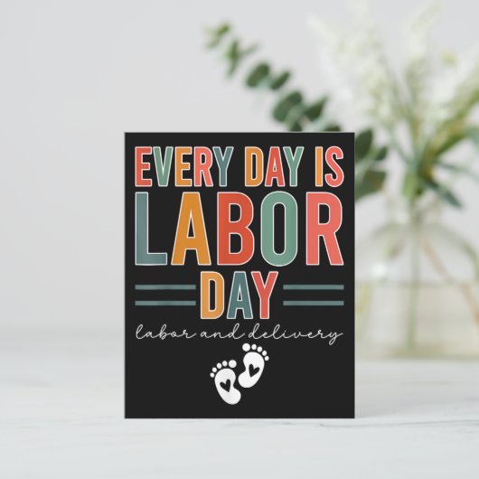 Elke dag is het Labor Day T-shirt arbeid en leveri (Staand voorkant)