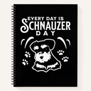 Elke dag is het Schnauzer Day Notitieboek