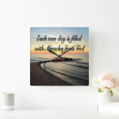 ELKE DAG IS MIRACLINE VAN GOD VIERKANTE KLOK (Huis)