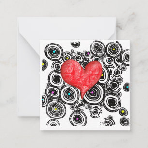 Elke datumnotitiekaart met een hart notitiekaartje