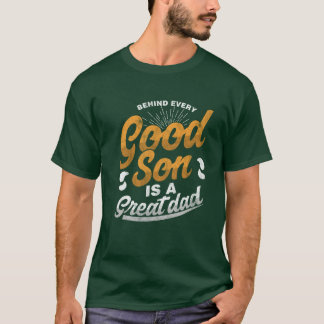 Elke Goede zoon met groen t-shirt