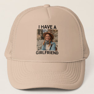 Elke keer als ik naar buiten ga, heb ik een aangep trucker pet
