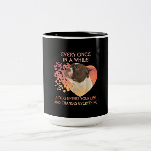 Elke keer in een tijd dat een hond je leven ingaat tweekleurige koffiemok