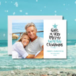 Elke kerstkaart<br><div class="desc">Fun en modern strandkerstkaartjes zijn voorzien van handgeschreven typografie "Een heel prettig kerstfeest" naast je familiefoto. Personaliseer met uw groet en familienaam.</div>