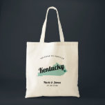 Elke Kleur Kentucky Map Wedding Welcome Bag, Tote Bag<br><div class="desc">Het weekend is een cadeautas voor gasten uit de stad voor je bruiloft, met afbeelding van Kentucky. U kunt de kleuren voor om het even welk deel van dit ontwerp uitgeven, evenals het hart naar de plaats van uw bruiloft verplaatsen. Om kleuren te veranderen, personaliseert de klik en dan "uitgeeft...</div>