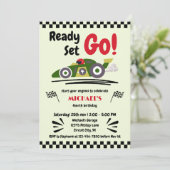 Elke leeftijd verjaardag klaar voor groene raceaut kaart (Staand voorkant)