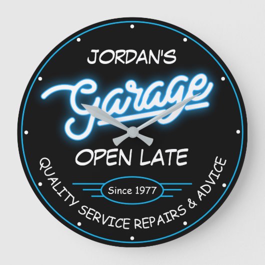 Elke naam Garage Datum Blauwe Retro Faux Neon Grote Klok (Voorkant)