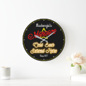 Elke naam Mancave Retro Faux Red Yellow Neon Black Grote Klok (Huis)