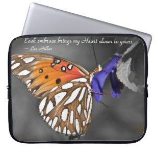 Elke omhelzing brengt mijn hart... Laptop Sleeve