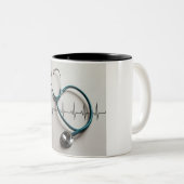 Elke slok houdt het hart kloppend tweekleurige koffiemok (Voorkant rechts)