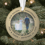 Elke tekst 2 Foto Golden 50th Wedding Jubileum Ornament<br><div class="desc">Viel een vrolijke gouden 50ste trouwdag met een aangepaste 2 foto "Gehuwd 50 jaar" zwart en gouden ronde acrylkerstversiering. Alle tekst en afbeeldingen op deze sjabloon zijn eenvoudig te personaliseren en kunnen verschillend of het zelfde op voor en rug zijn. (AFBEELDING & TEKST ONTWERPTIPS: 1) Om de positie van de...</div>