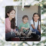 Elke tekst 2 foto moderne witte script typografie metalen ornament<br><div class="desc">Vier de eenvoudige geneugten van de feestdagen met een aangepaste 2 foto overlay vierkante metalen ornament. Afbeeldingen en alle tekst op deze sjabloon zijn gemakkelijk aan te passen en kunnen verschillend of hetzelfde zijn op de voor- en achterkant. Prettige feestdagen Het kan elke bewoording bevatten, zoals Vrolijk kerstfeest, Kerstmis, Beste...</div>