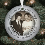 Elke tekst 2 Foto Platinum 70th Wedding Jubileum Metalen Ornament<br><div class="desc">Viel een vrolijke 70ste trouwdag met een aangepaste 2 foto "Gehuwd 70 jaar" rond metalen faux geborsteld platinum kerstversiering. Alle tekst en afbeeldingen op deze sjabloon zijn eenvoudig te personaliseren en kunnen verschillend of het zelfde op voor en rug zijn. (AFBEELDING & TEKST ONTWERPTIPS: 1) Om de positie van de...</div>