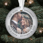 Elke tekst 2 Foto Silver 25th Wedding Jubileum Ornament<br><div class="desc">Viel een vrolijke 25e trouwdag met een aangepaste 2 foto "Gehuwd 25 jaar" met een geborstelde zilver ronde acrylkerstversiering. Alle tekst en afbeeldingen op deze sjabloon zijn eenvoudig te personaliseren en kunnen verschillend of het zelfde op voor en rug zijn. (AFBEELDING & TEKST ONTWERPTIPS: 1) Om de positie van de...</div>