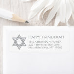 Elke tekstster van David Hanukkah Return Address Etiket<br><div class="desc">Voeg de perfecte vakantie, uitnodiging toe of dank u dat u de laatste hand legt aan deze elegante witte en grijze labels met retouradressen. Al tekst kan gemakkelijk met om het even welke groet, naam, en adres worden aangepast. Het ontwerp is voorzien van een stijlvolle, stijlvolle, geometrische Star van David...</div>