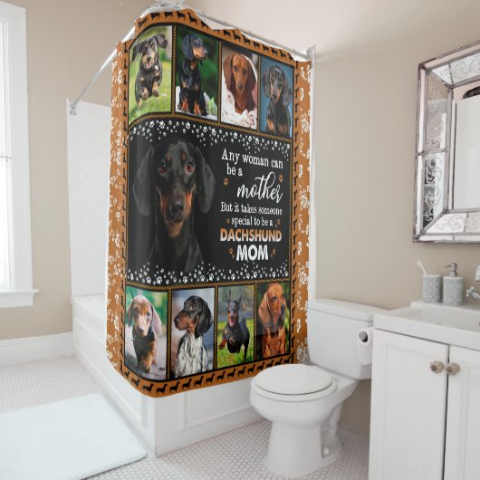 Elke vrouw kan een teckel mama deken zijn douchegordijn (In situ)