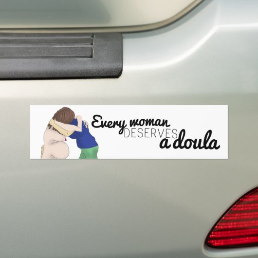 Elke vrouw verdient een dubbele - bumper sticker (Op auto)