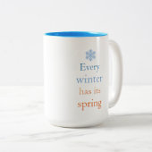 Elke winter heeft de mok van de lente-tweetonkoffi (Voorkant rechts)
