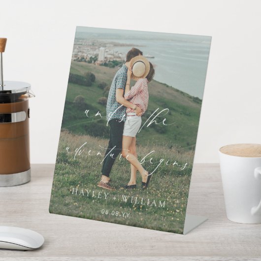 Ellesmere en zo begint het avontuur te trouwen reclamebord met voetstuk (Insitu)