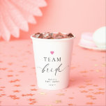 Ellesmere Minimalist Team Bride Papieren Bekers<br><div class="desc">Deze papierbekertjes van het team hebben een minimalistisch ontwerp met een titel van de manuscriptkalligrafie. De manuscriptrubriek is een afbeelding dat niet kan worden uitgegeven. Alle andere tekst kan volledig worden bewerkt. Deze papieren bekertjes zijn de perfecte aanvulling op je bruiloft, verlovingsfeest, trouwontbijt, paren douchen of vow vernieuwing. Voor een...</div>