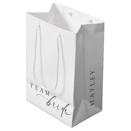 Ellesmere Minimalist Weddenschap Team Bride Medium Cadeauzakje (Voorkant Gekanteld)