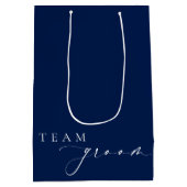 Ellesmere Navy Minimalist Wedding Team Groom Medium Cadeauzakje (Achterkant)