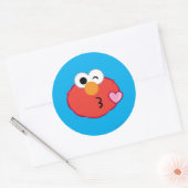 Elmo gezicht gooit een kus ronde sticker (Envelop)