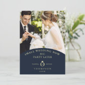 Eloped Navy Elegant Golden Photo Invitation Kaart (Staand voorkant)