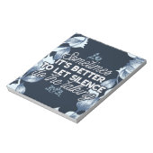 Eloquent Silence Quote Art voor Serene Decor Notitieblok (Linkerzijde)