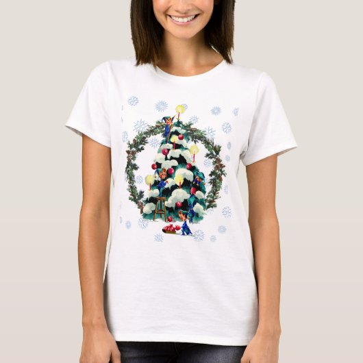 ELVES, TREE & FIR WREATH by SHARON SHARPE T-shirt (Voorkant)