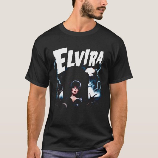 Elvira meesteres van het donkere graf en de blikse t-shirt (Voorkant)