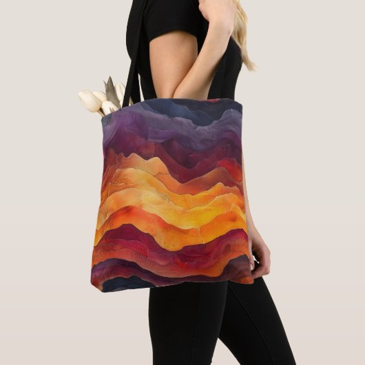 Ember Strata – Abstracte lagen van aarde en vuur Tote Bag (Dichtbij)