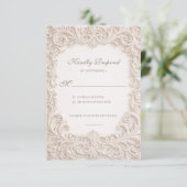 Embossed Style Ivory Rococo Scroll Wedding RSVP Kaartje (Staand voorkant)