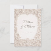 Embossed Style Ivory Rococo Scroll Wedding RSVP Kaartje (Achterkant)