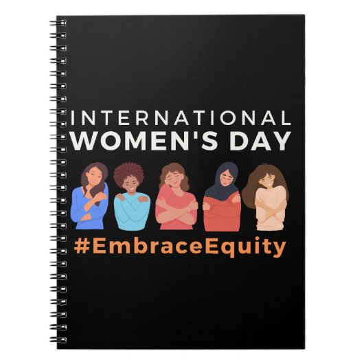 Embrace Equity International Women's Day 2023 Notitieboek (Voorkant)