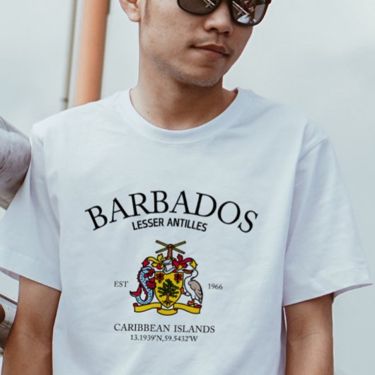 Embrace Island Pride met Barbados Vlag T-shirt