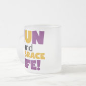 Embrace Life Paars Yellow Matglas Koffiemok (Voorkant links)