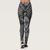 Embrace Serenity: zwart-wit Mandala Leggings (Achterkant)