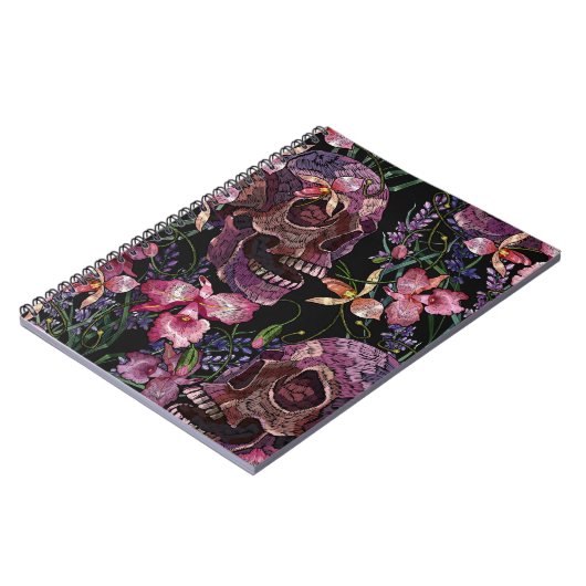 Embroiderige menselijke schedel en roze orchidee b notitieboek (Linkerzijde)