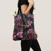 Embroiderige menselijke schedel en roze orchidee b tote bag (Dichtbij)