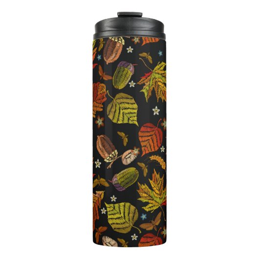 Embroidery art. Autumn seamless pattern. Leaves, a Thermosbeker (Voorkant)