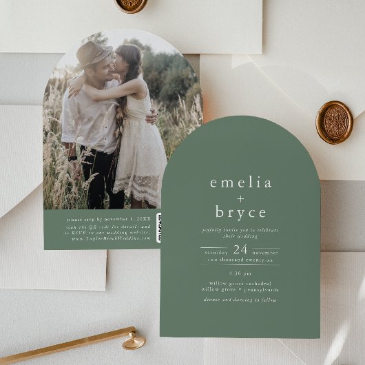 EMELIA QR Code Foto Boog Woodland Green Wedding Kaart